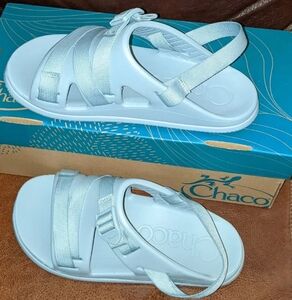 Chaco Chillos sz 8 light blue